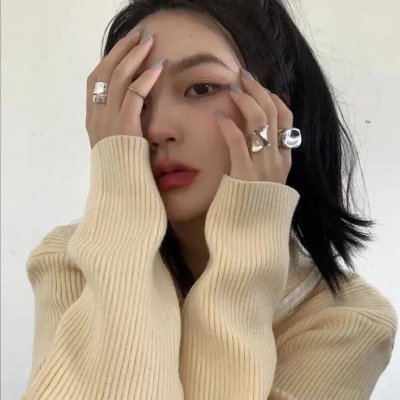 主演 伊德瑞斯·艾尔巴 / 丽贝卡·弗格森 / 加布里埃尔·巴索 / 杰瑞德·哈里斯 / 崔西·莱茨 / 安东尼·拉莫斯 / 摩西·英格拉姆 / 乔纳·豪尔-金 / 格蕾塔·李 / 杰森·克拉克 / 马拉奇·比斯利 / 布莱恩·泰 / 布莱特妮·奥格拉迪 / 格本加·阿金纳格贝 / 薇拉·菲茨杰拉德 / 芮妮·戈兹贝里 / 凯尔·艾伦 / 凯特琳·德弗 / 尼尔·布莱德森 / 尼古拉斯·蒙特罗索 / 蔡斯·凯利 / 伊妮德·格雷厄姆 / J·W·科茨 / 塞缪尔·H·拉维尼 / 凯瑟琳·梅塞尔 / 雅迪拉·格瓦拉-普里普 / 布雷特·托柏林 / 盖尔·昆托斯 / 伊莎贝·玛尔 / 卡勒布·埃伯哈特 /  迪恩·奈斯塔特 / 萨姆·瓦索洛梅奥斯 / 阿米娜·涅韦斯 / 丹尼尔·卡布勒 / 加里·维尔姆斯 / 玛利亚·郑 / 亚历山大·索科维科夫 / 尼古拉·赞科夫 / 斯潘塞·豪斯 / 萨曼莎·索尔 / 昆西·杜恩-巴克 / 杰瑞德·赖因费尔特 / 威廉·茹塞 / 琳恩·A·弗里德曼 / 霍莉·辛纳蒙
